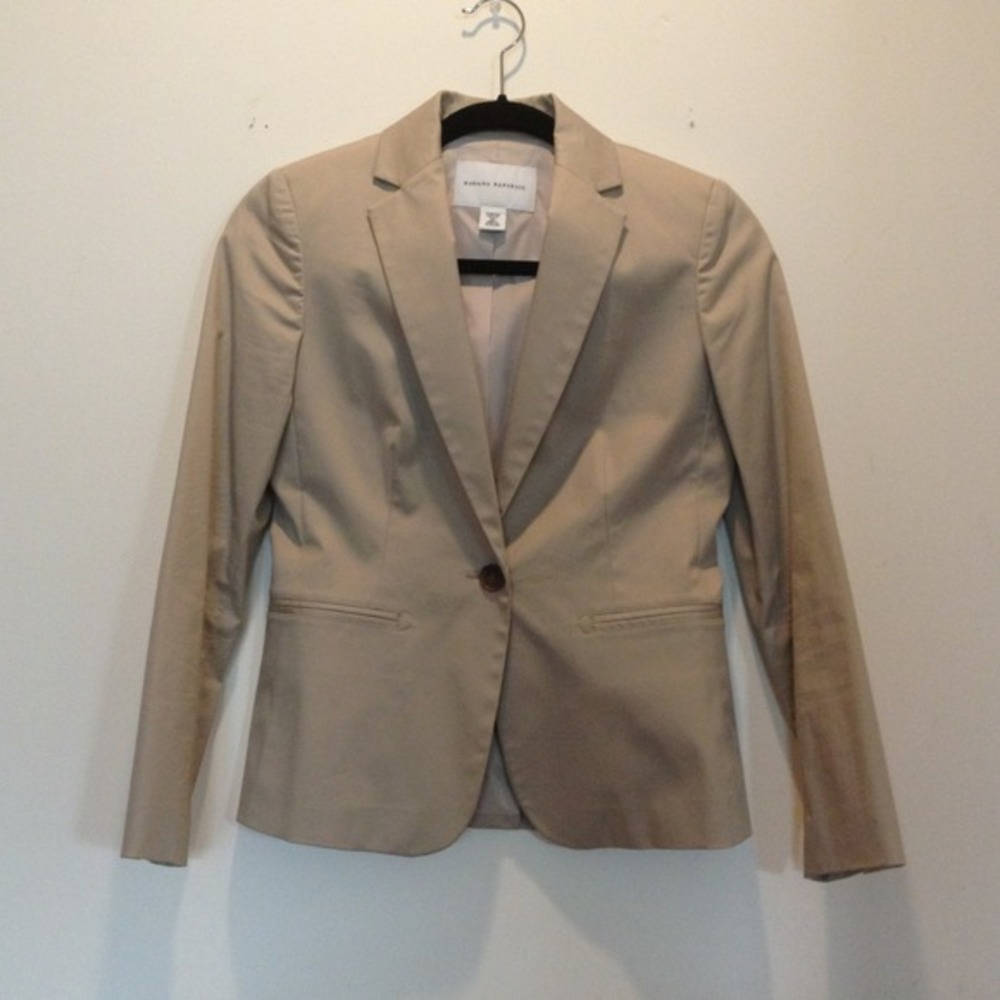 Like New! BR khaki color suits